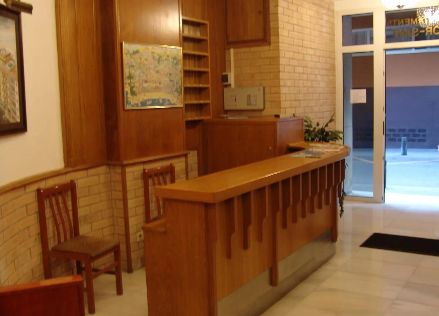 Apartamentos Santi Lloret de Mar 0*,  España